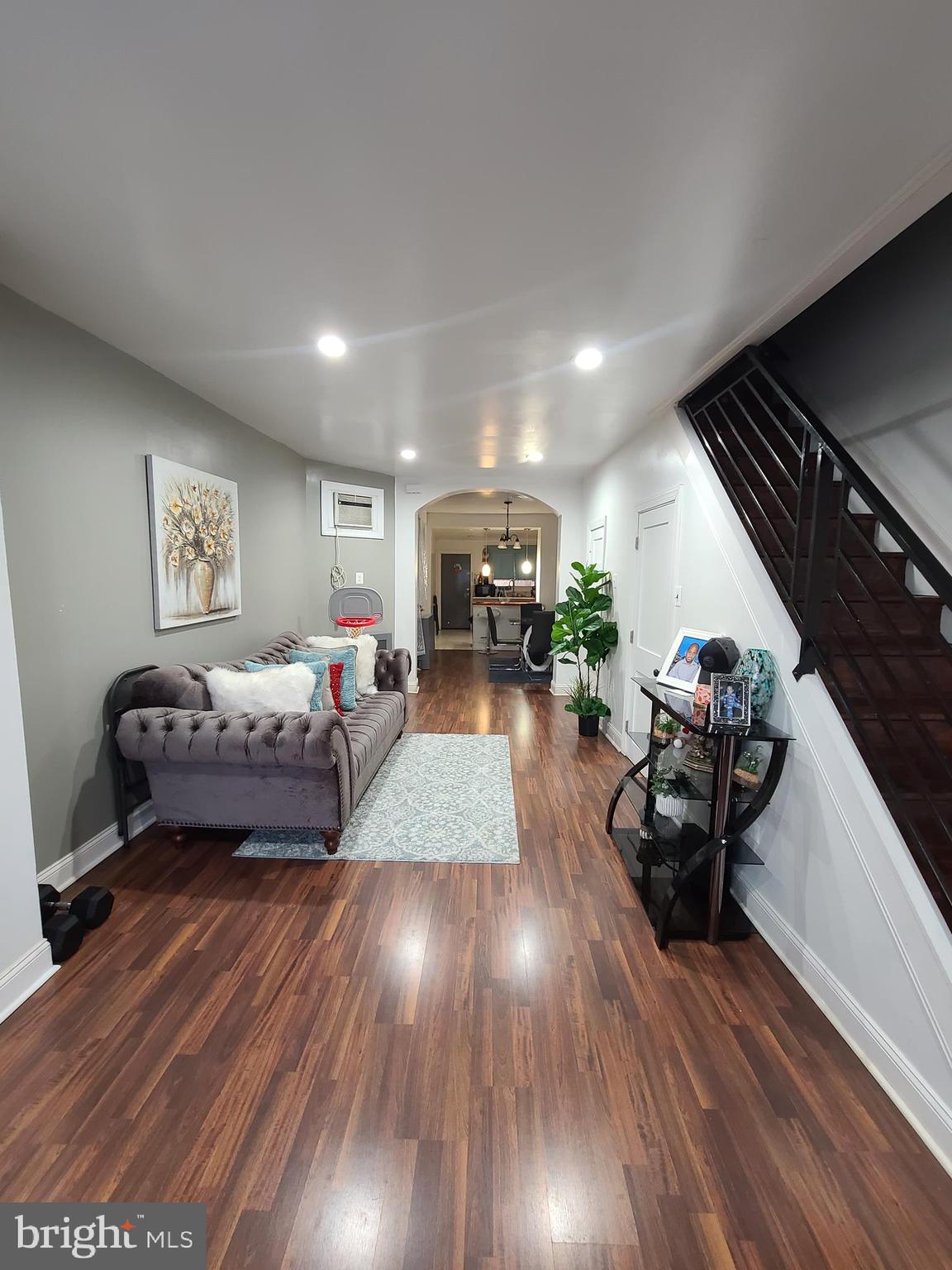 KENSINGTON - Residential