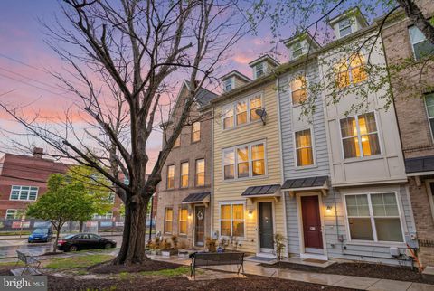 663 ANACOSTIA AVENUE NE WASHINGTON DC 20019