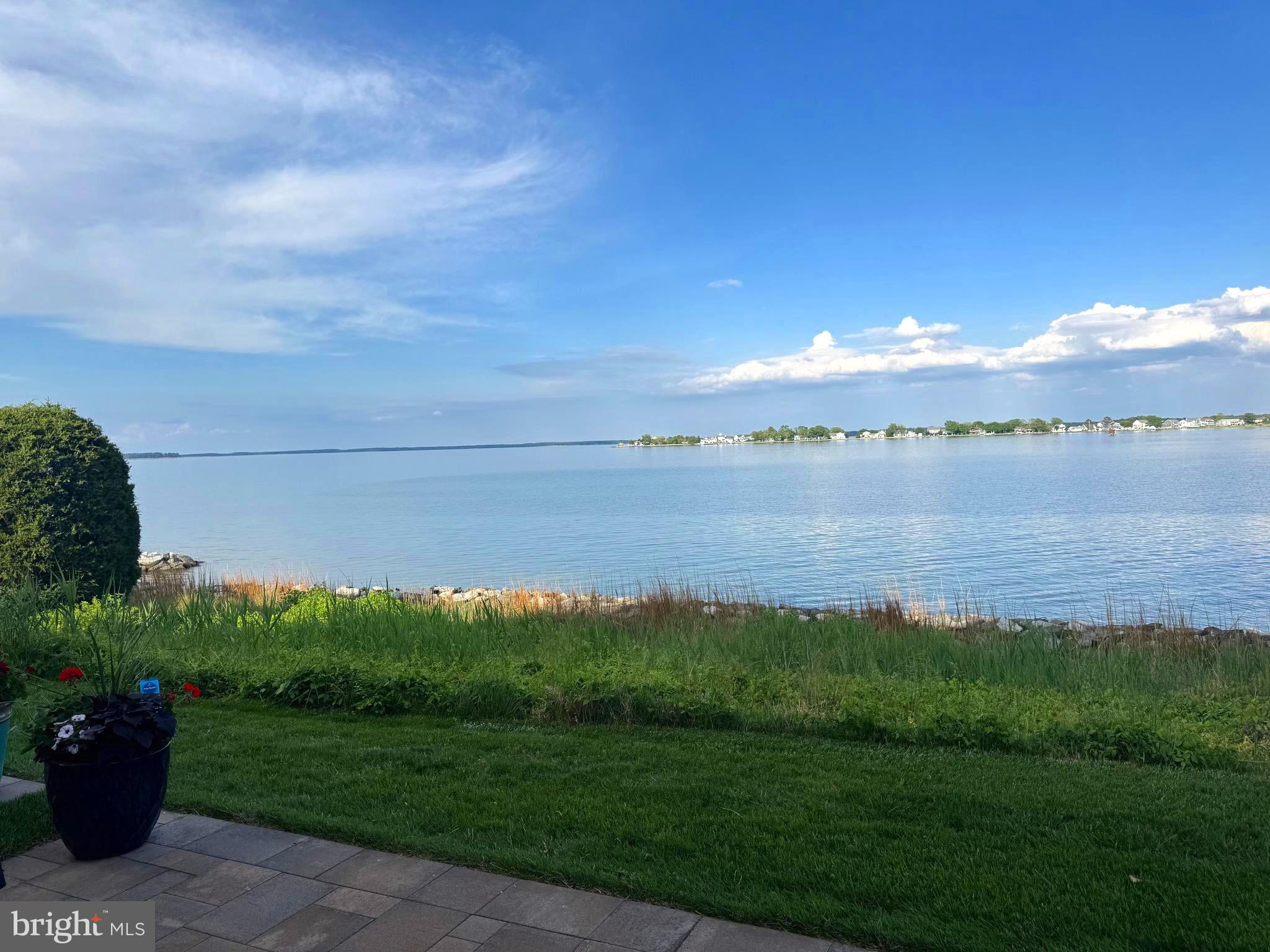 NARROWS POINTE - Residential