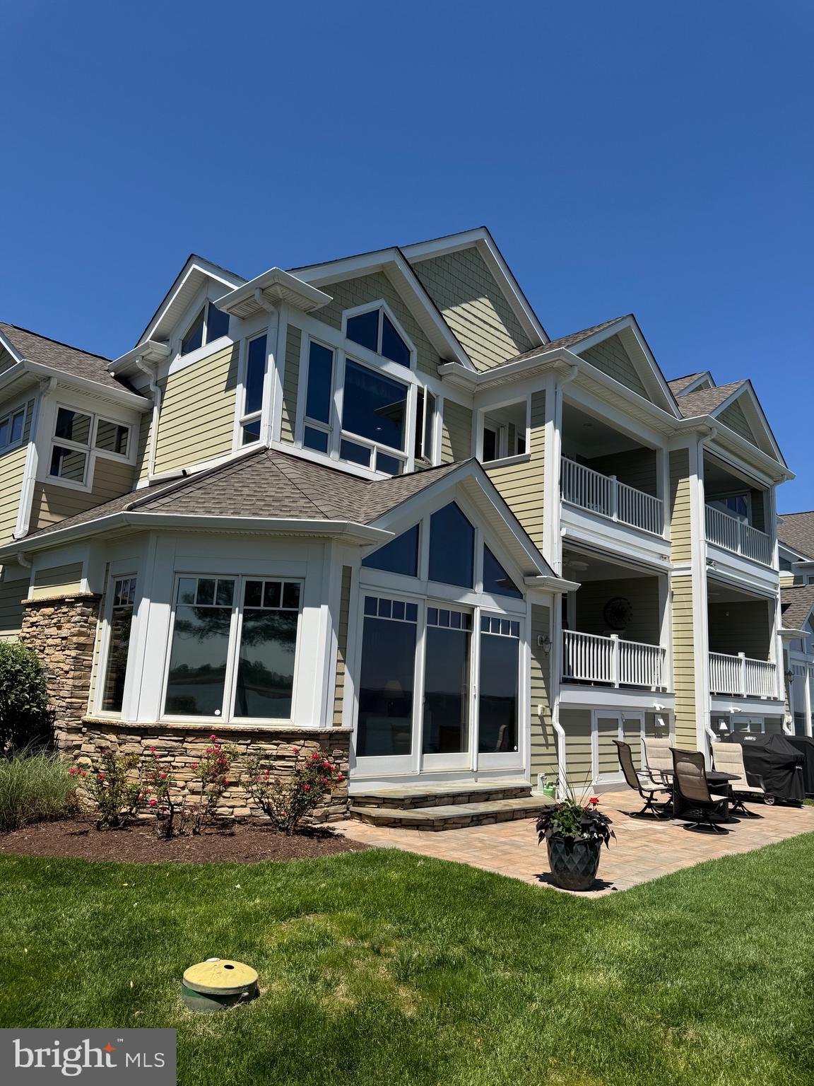 NARROWS POINTE - Residential