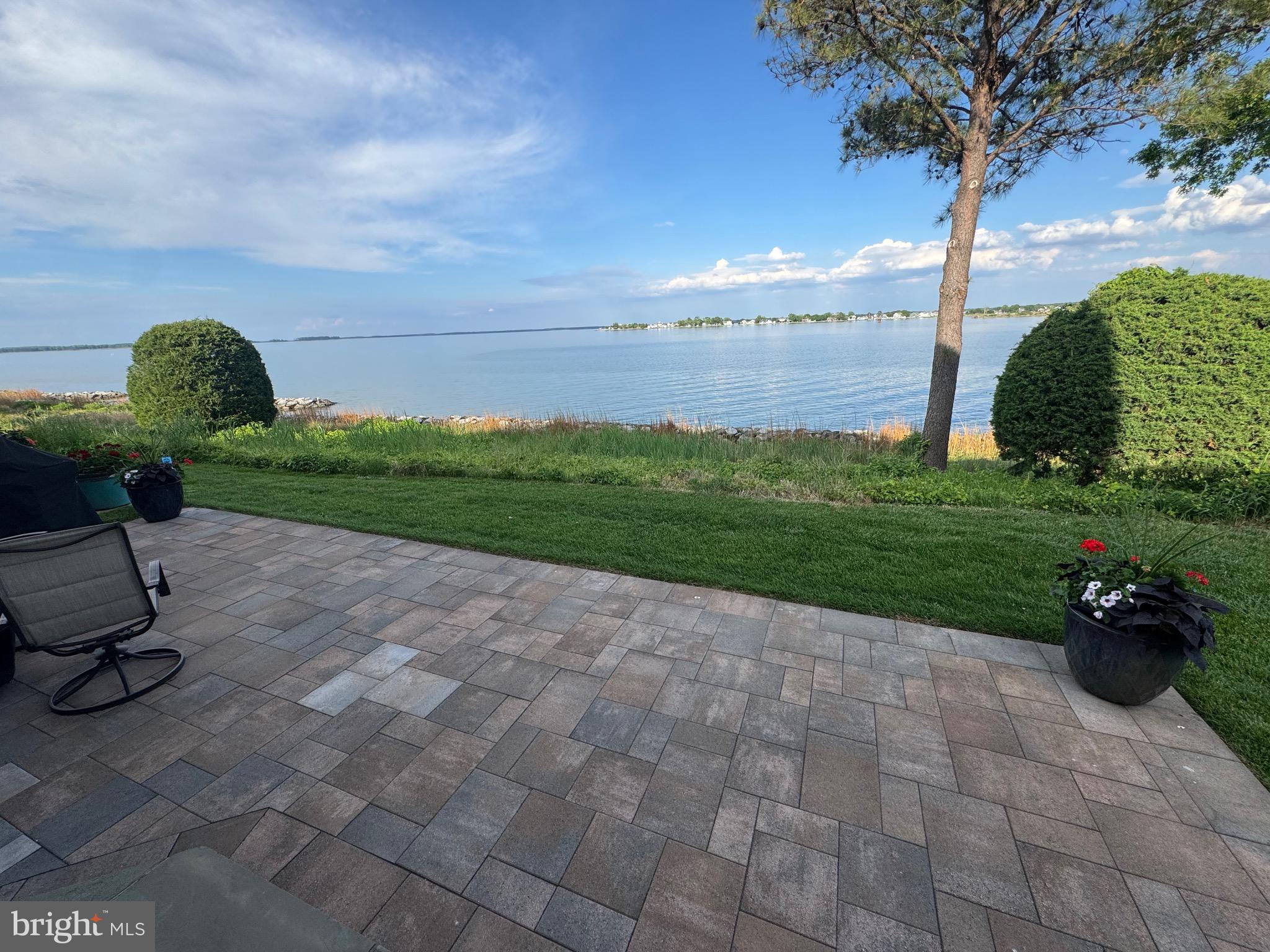 NARROWS POINTE - Residential