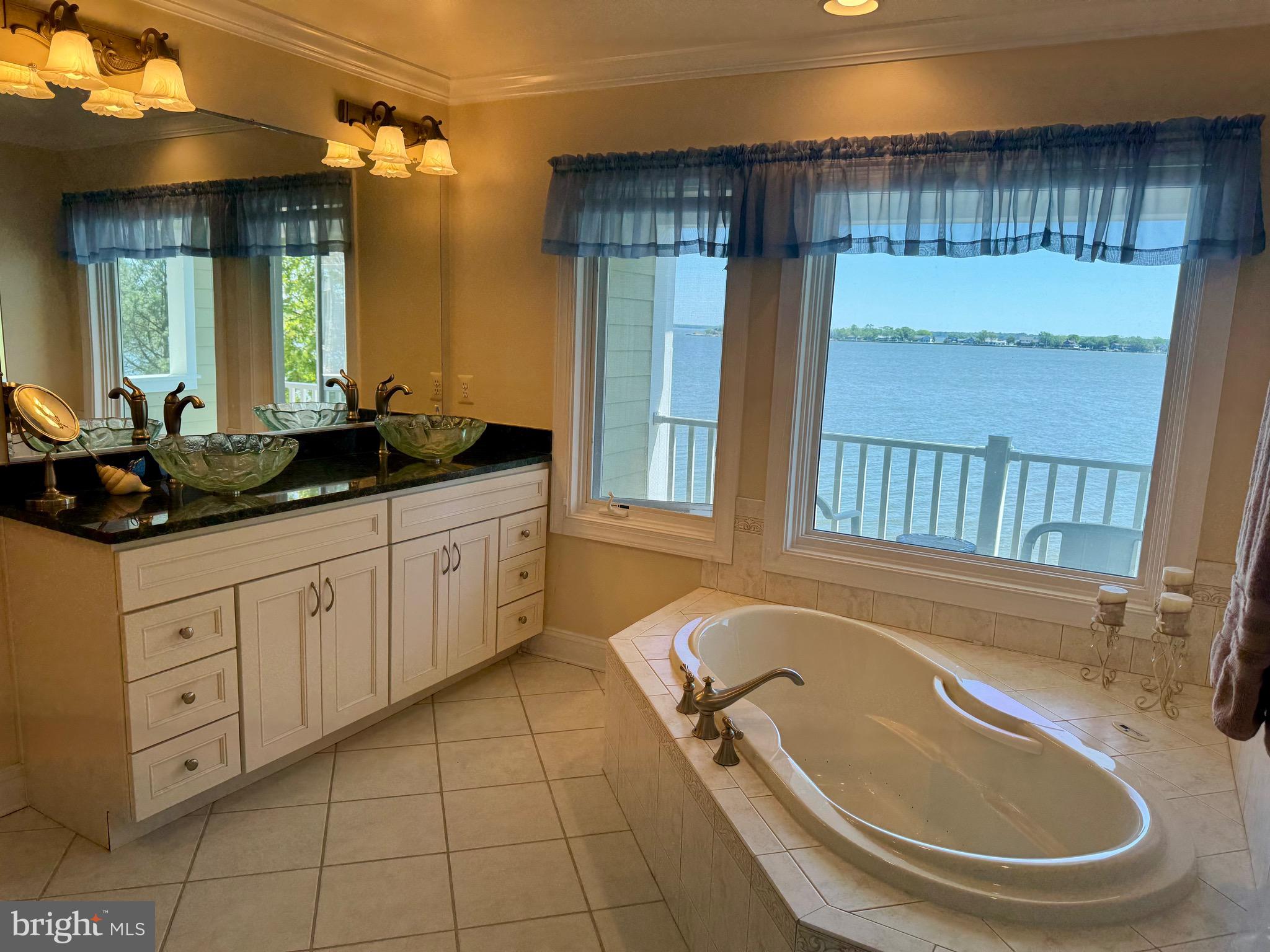 NARROWS POINTE - Residential