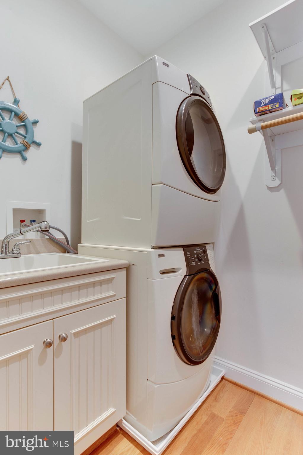 NARROWS POINTE - Residential