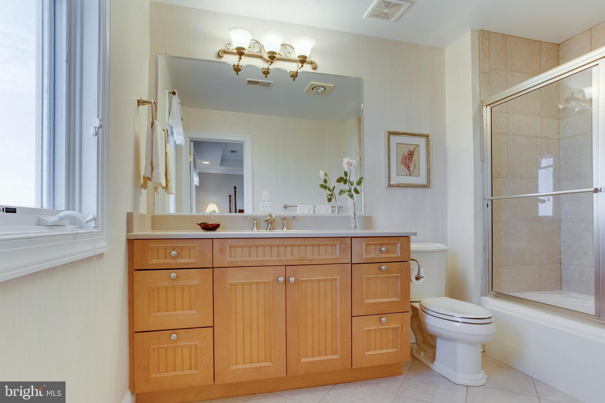 NARROWS POINTE - Residential