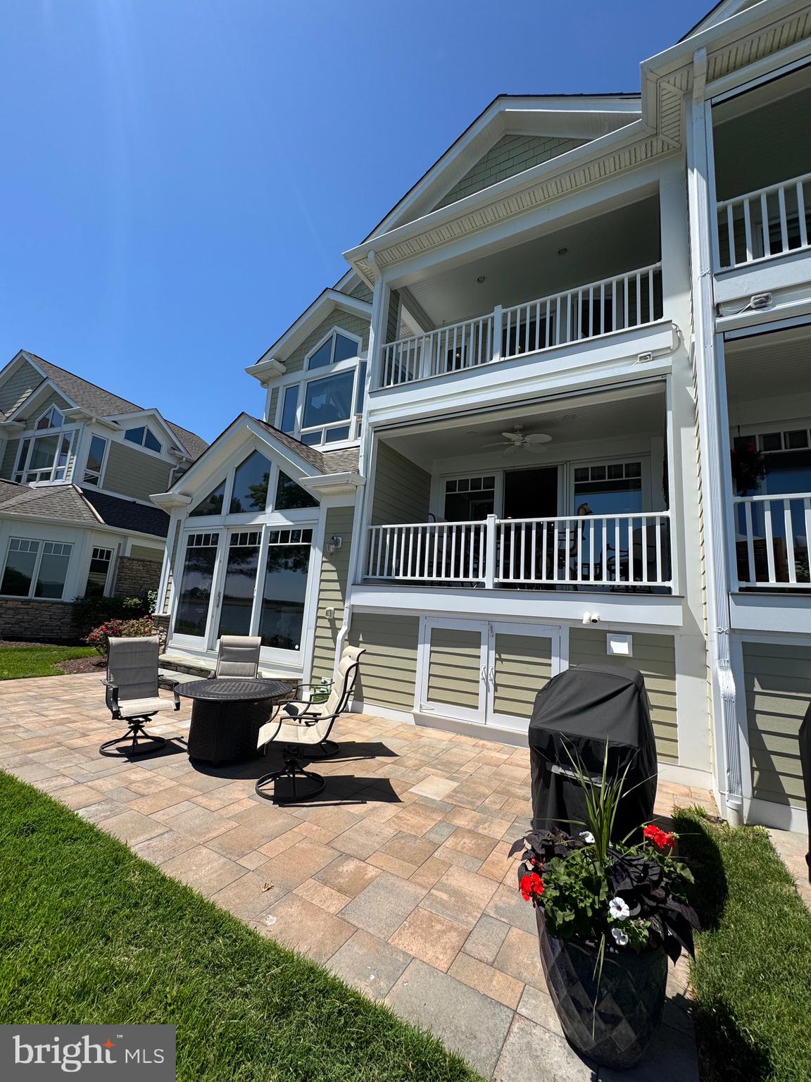 NARROWS POINTE - Residential