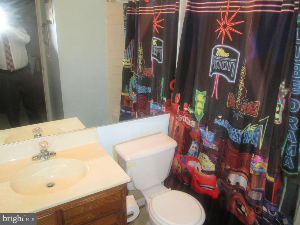 LAKECREST - Residential