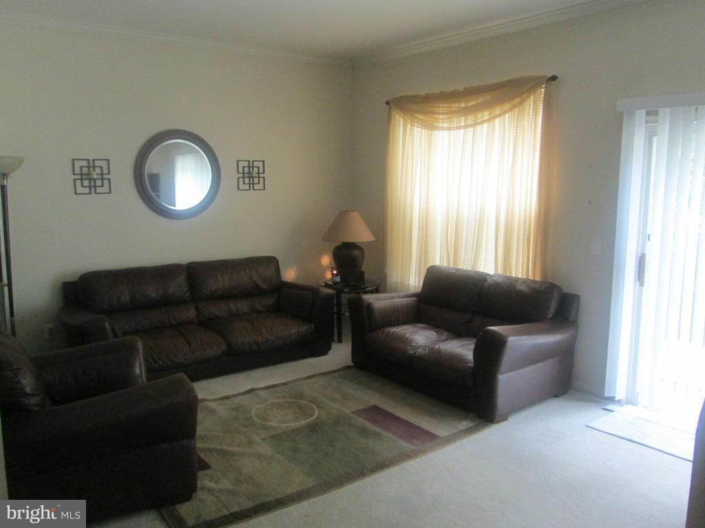 LAKECREST - Residential