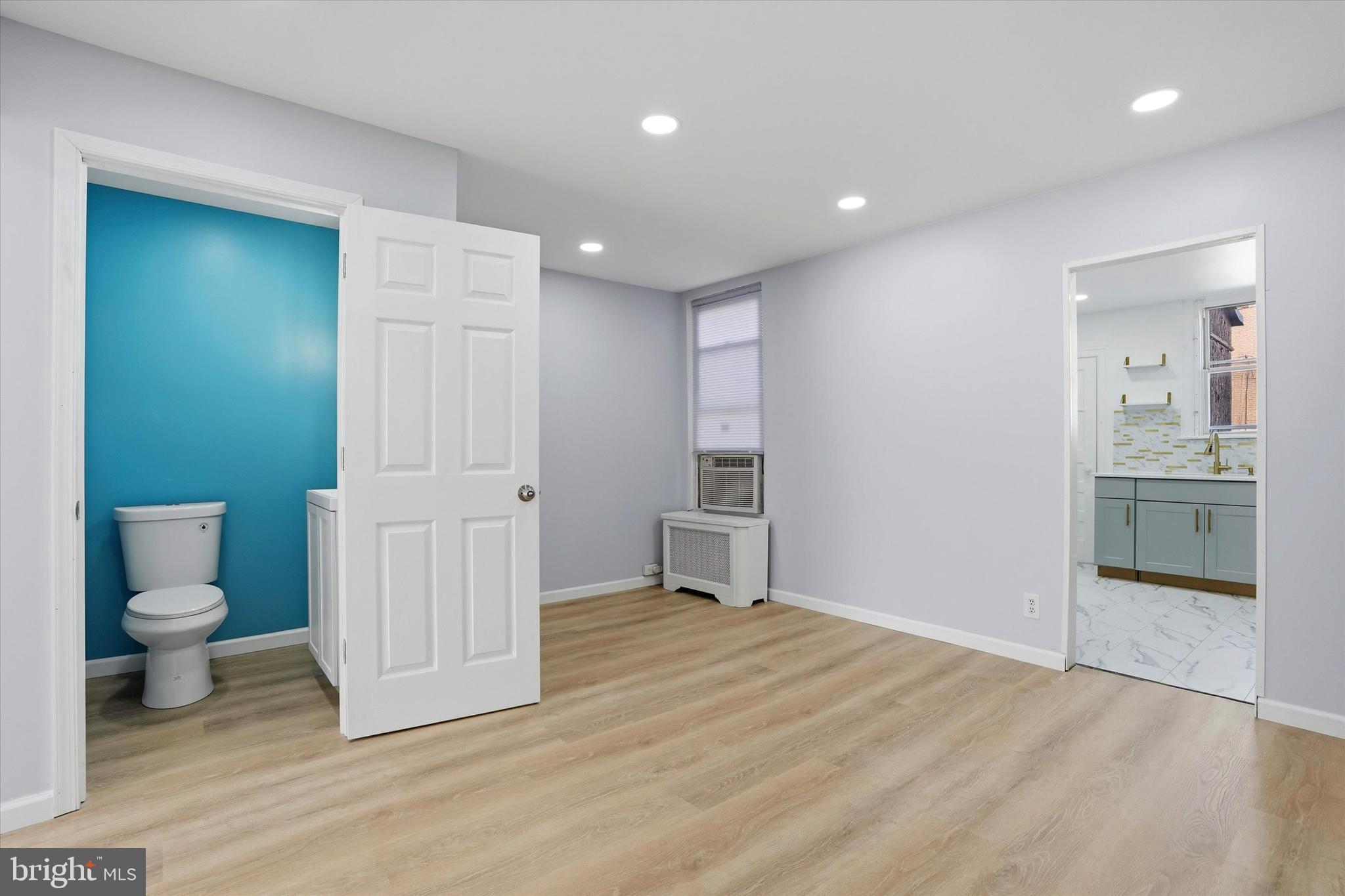 WEST OAK LANE - Residential