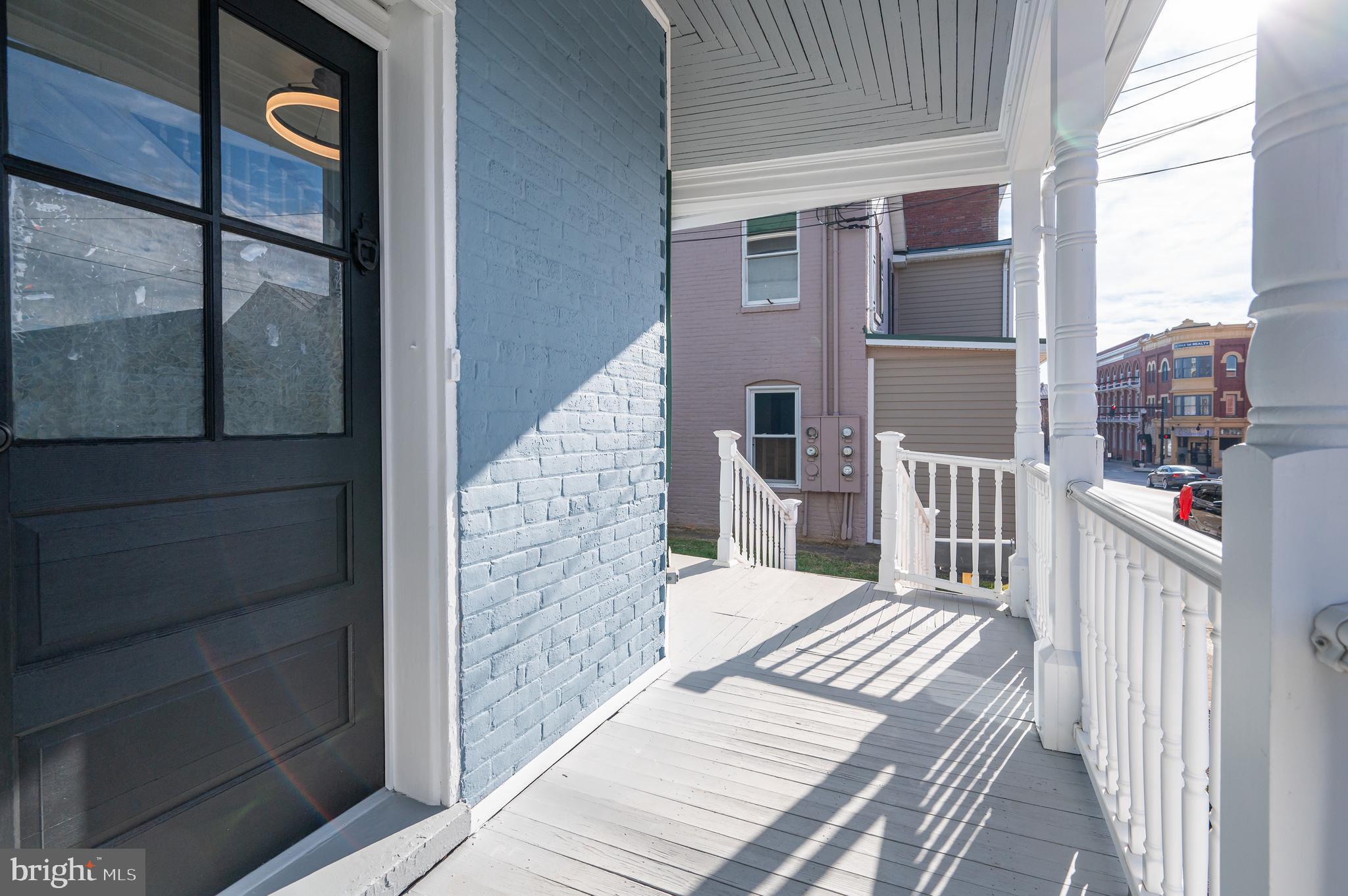 213 N GEORGE STREET