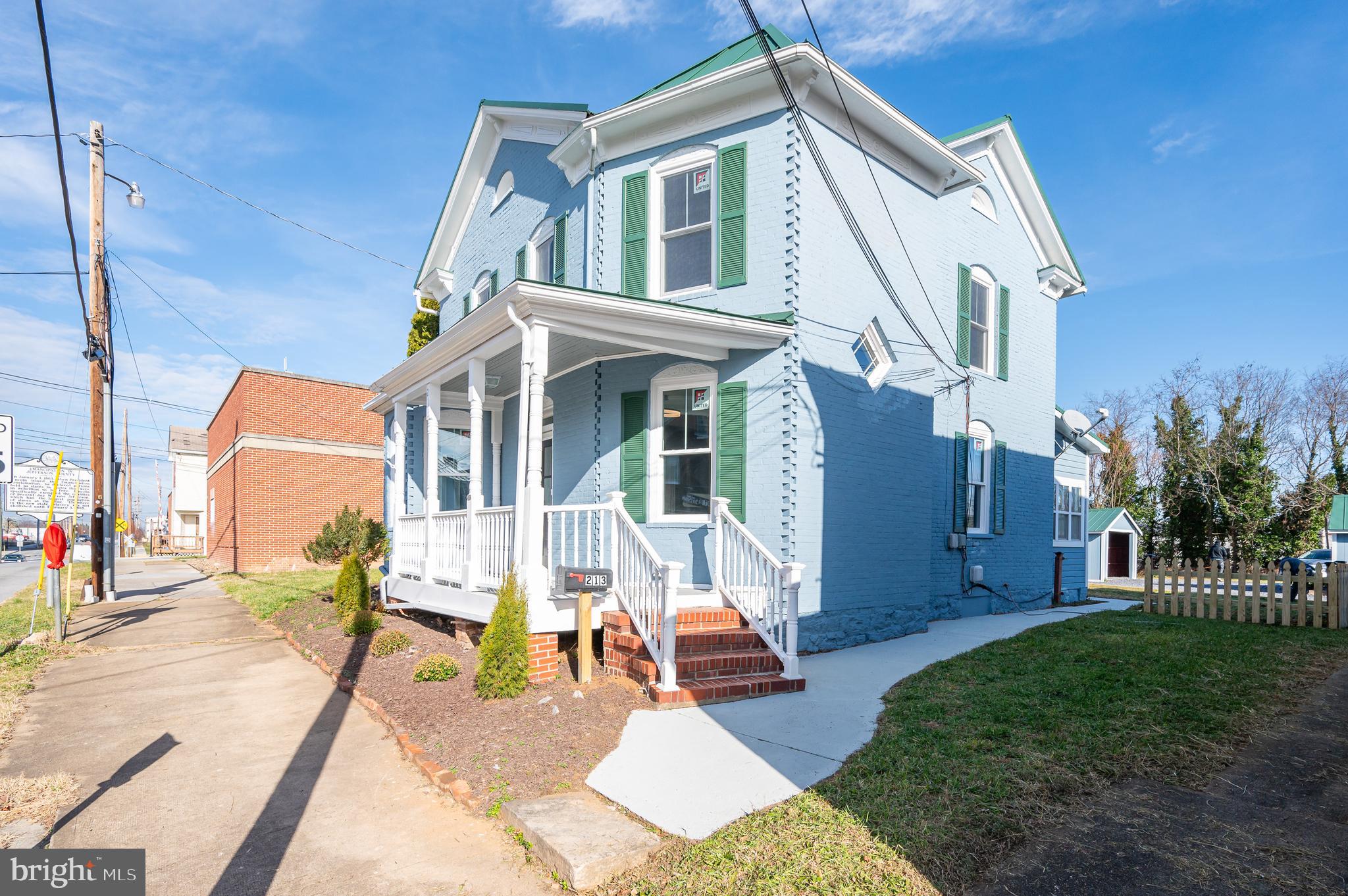 213 N GEORGE STREET