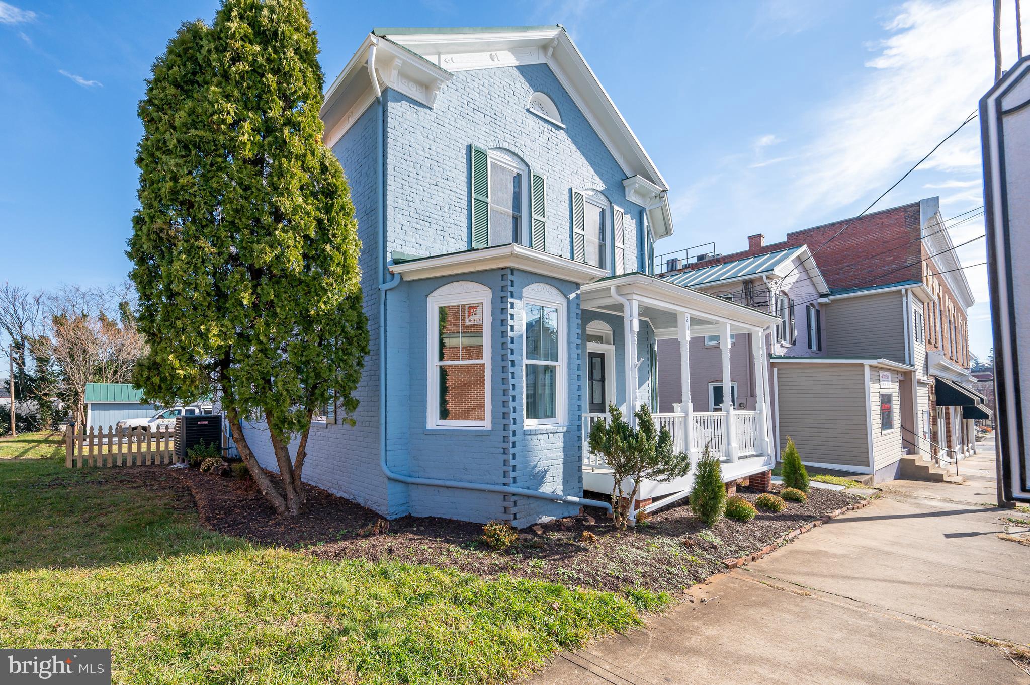 213 N GEORGE STREET