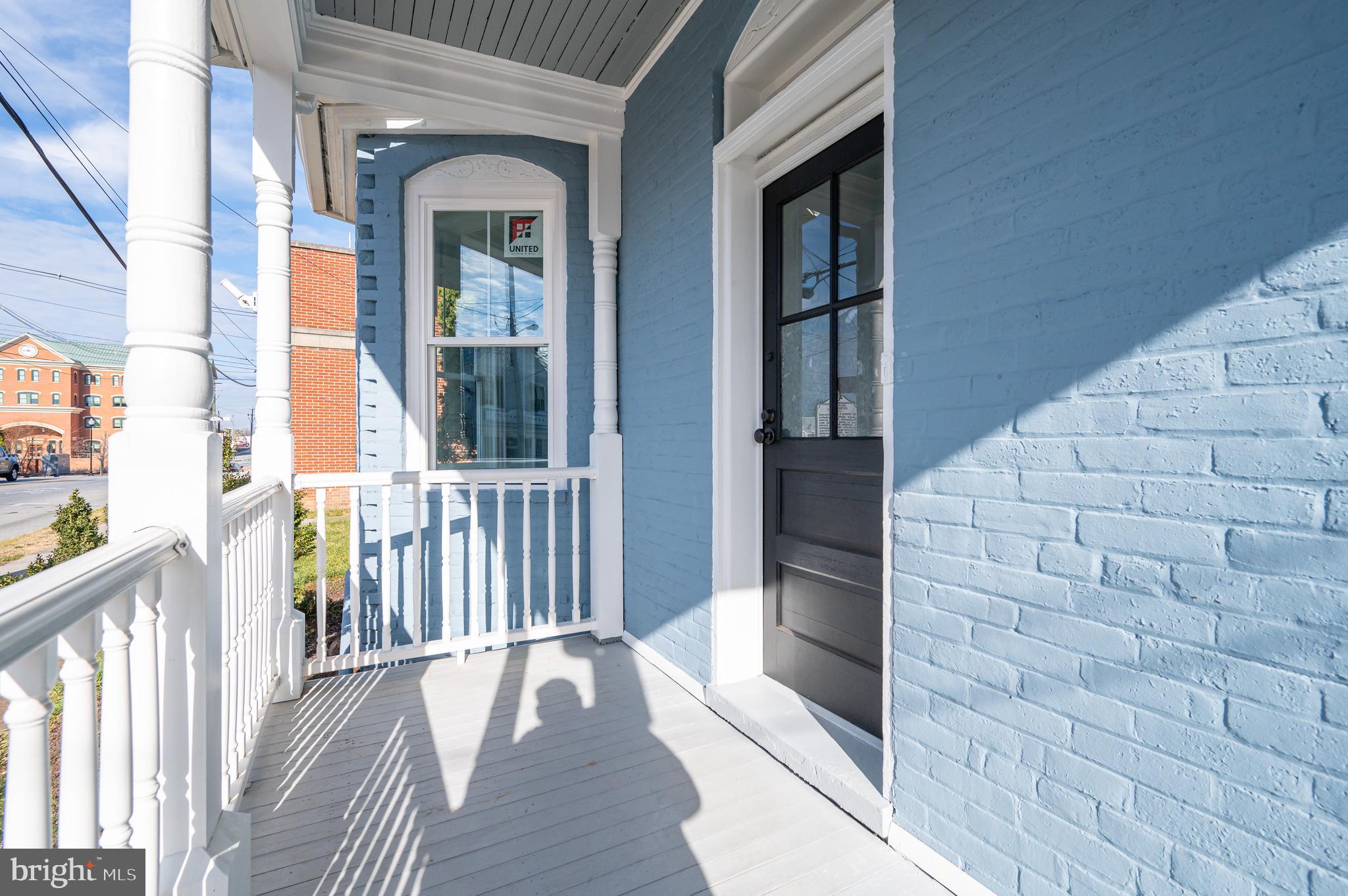 213 N GEORGE STREET