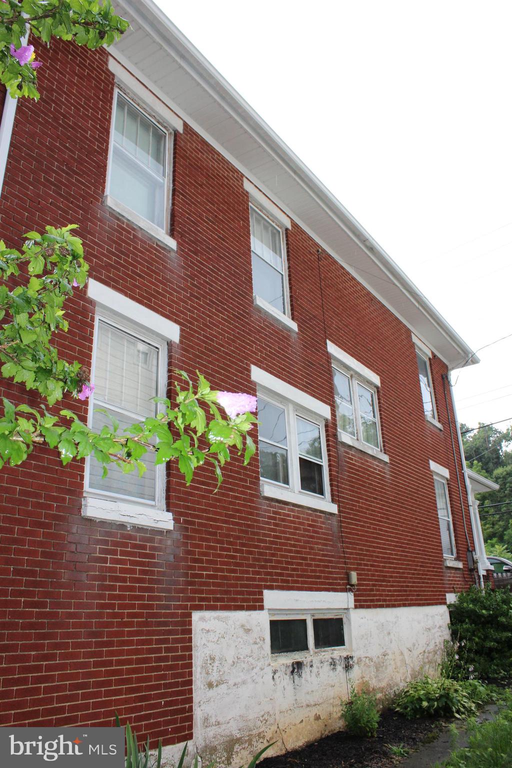156 W. GRAND AVENUE