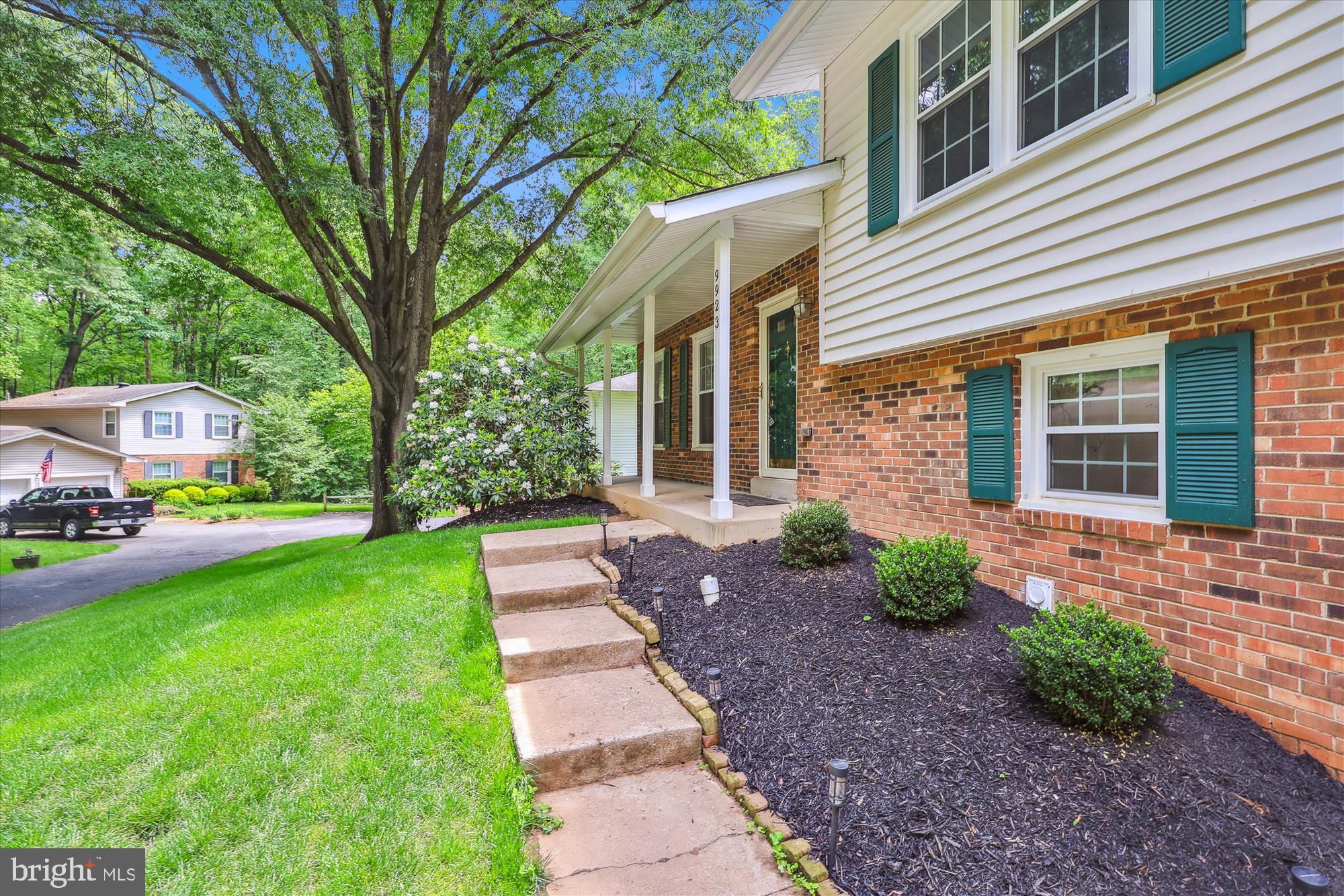 9923 WOODEN DOVE COURT