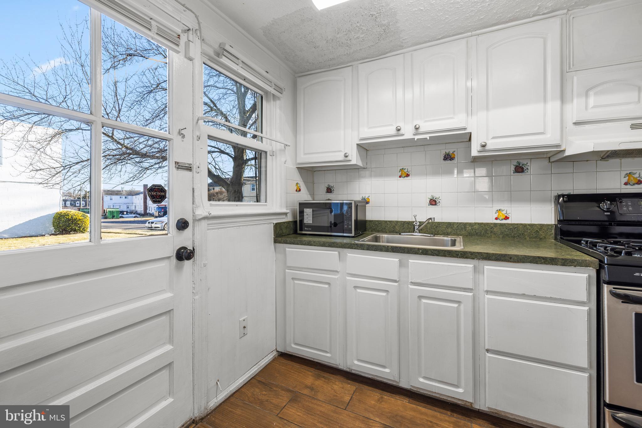 IVERSON VILLAGE CONDO - Residential Lease