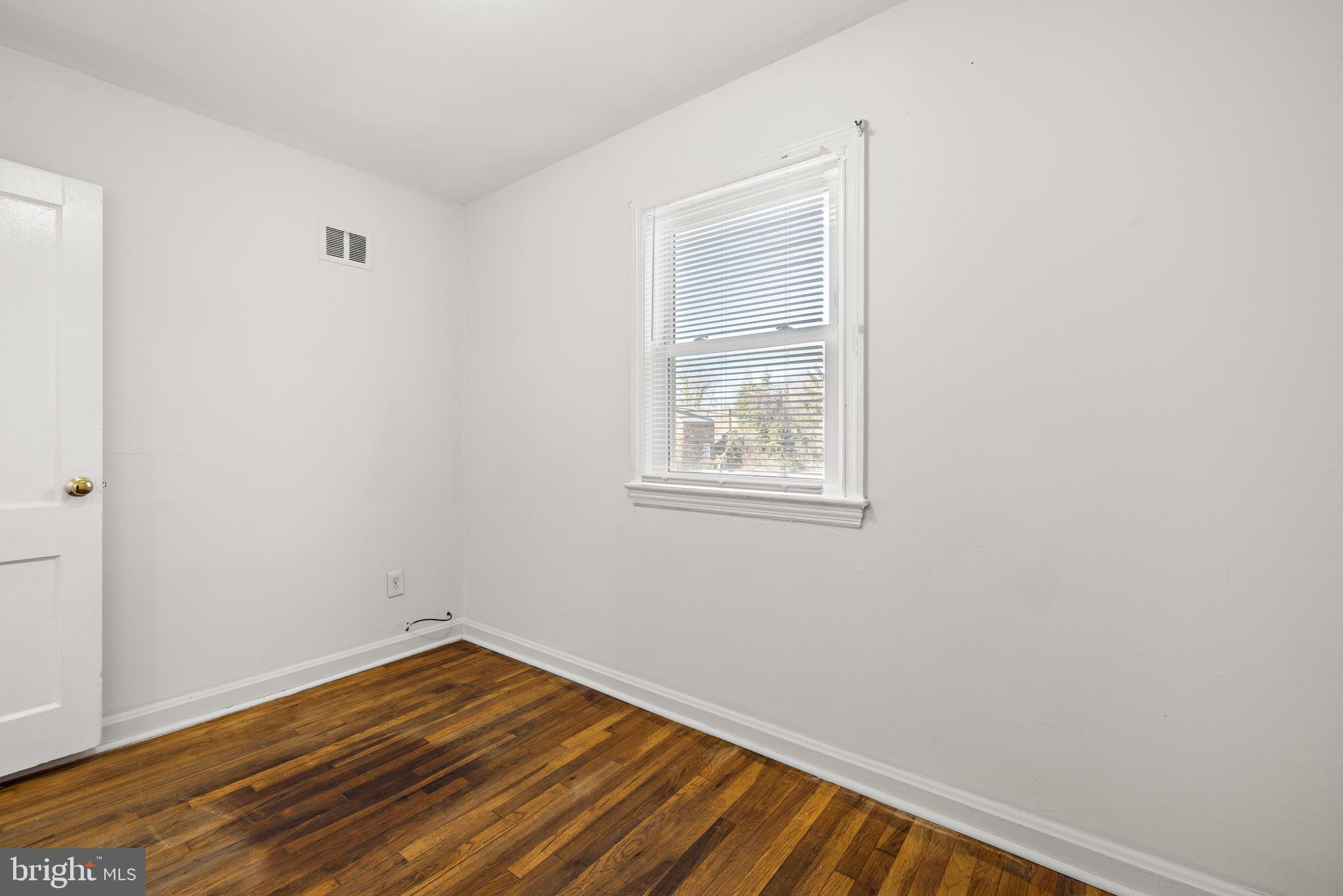 IVERSON VILLAGE CONDO - Residential Lease