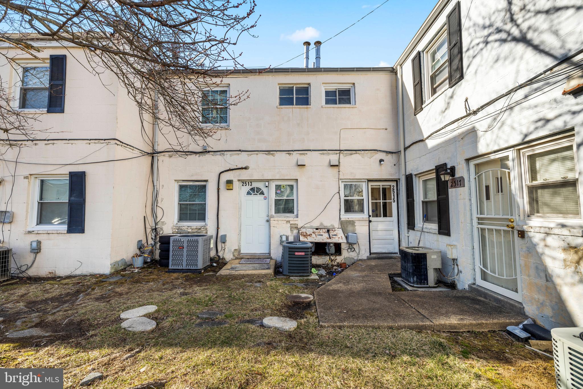 IVERSON VILLAGE CONDO - Residential Lease