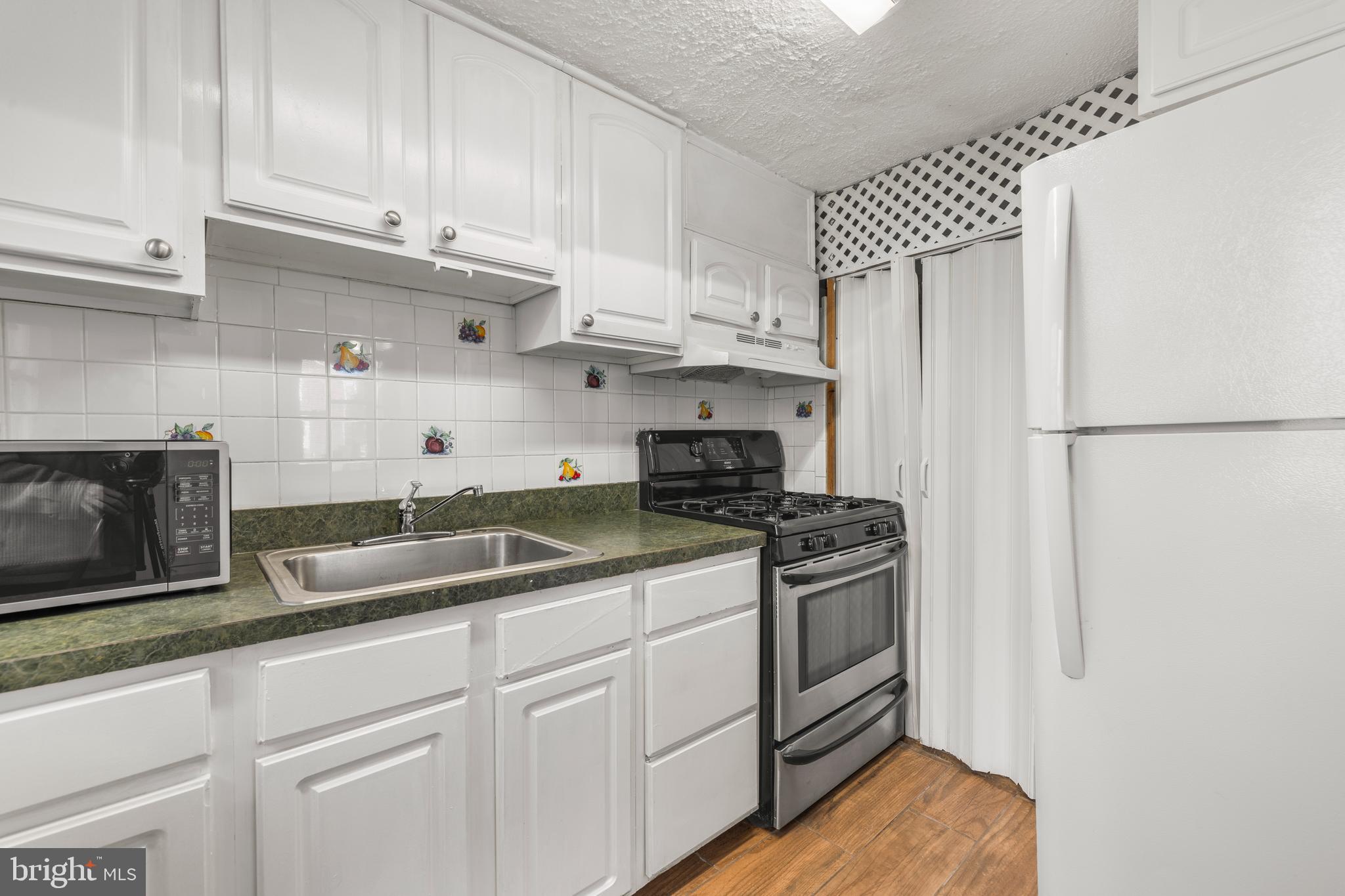 IVERSON VILLAGE CONDO - Residential Lease