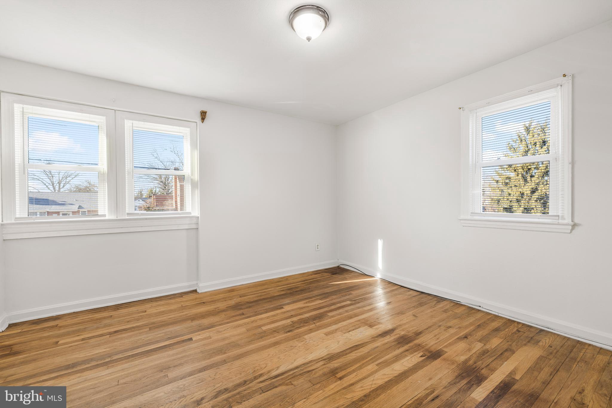 IVERSON VILLAGE CONDO - Residential Lease