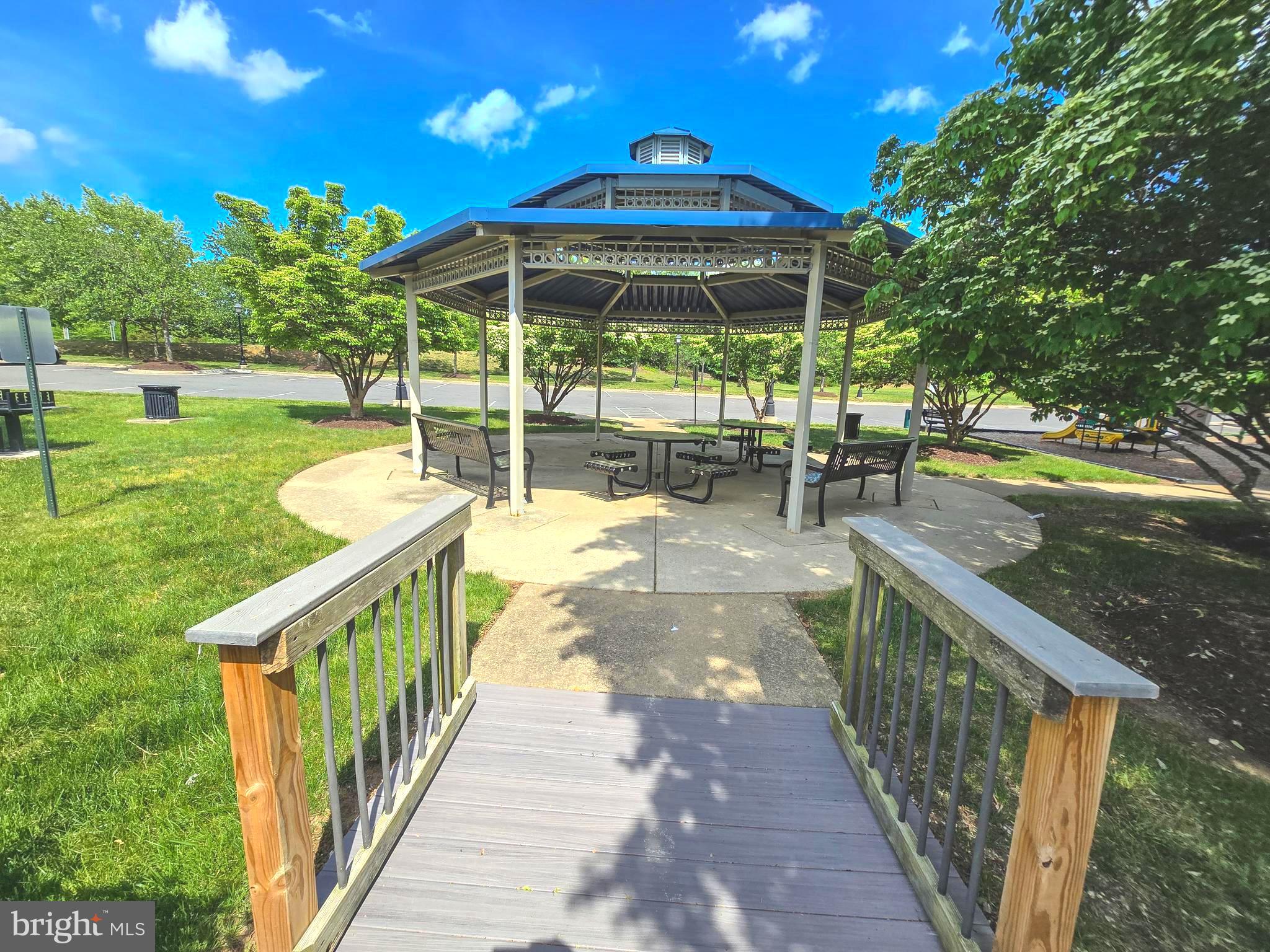 WAYSIDE VILLAGE - Residential