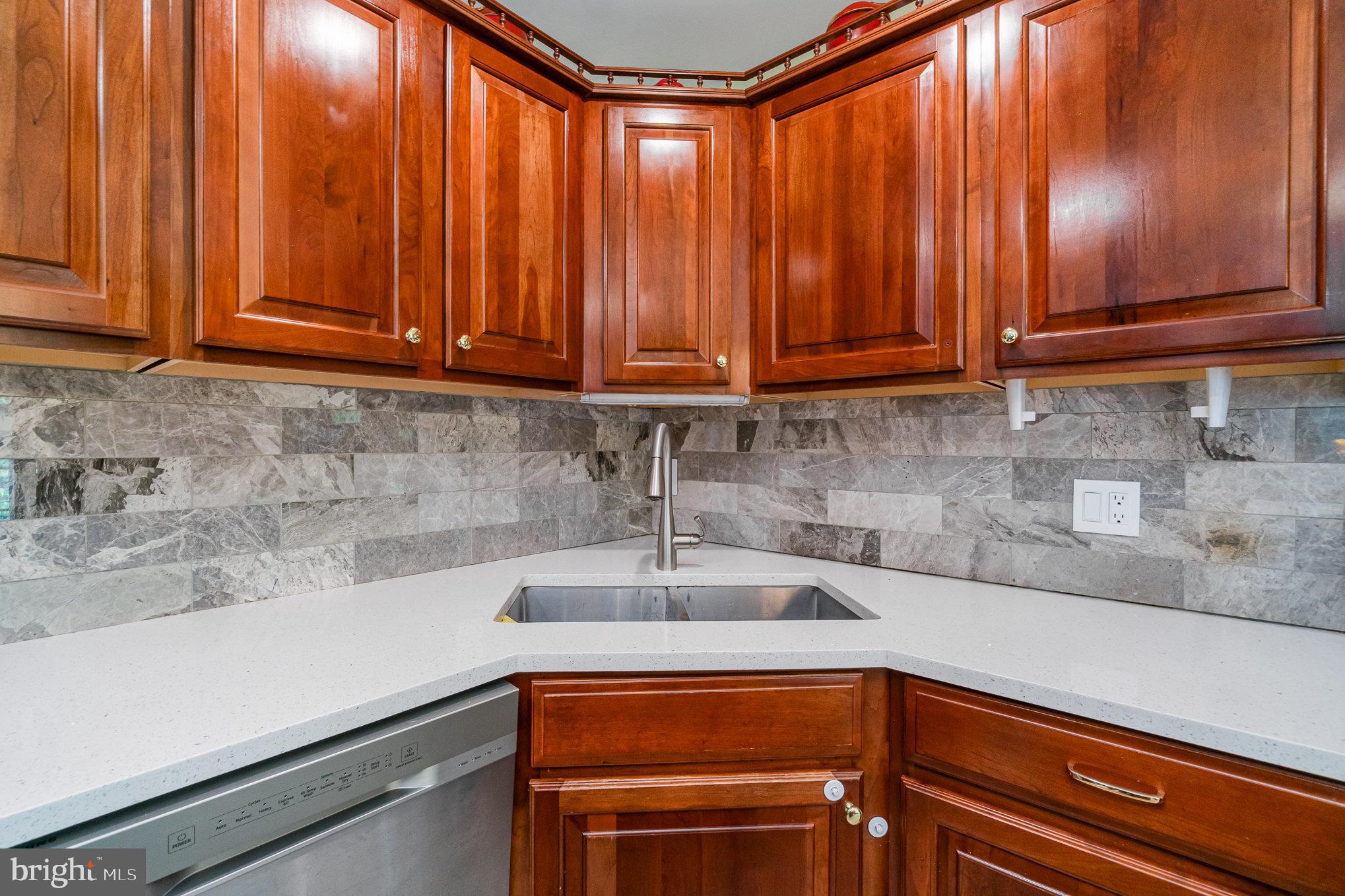 WAYSIDE VILLAGE - Residential