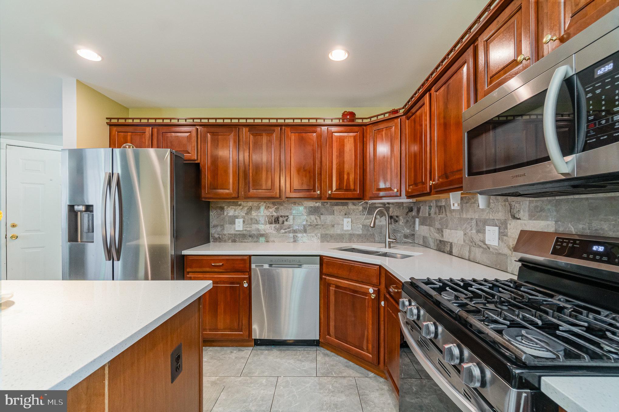 WAYSIDE VILLAGE - Residential