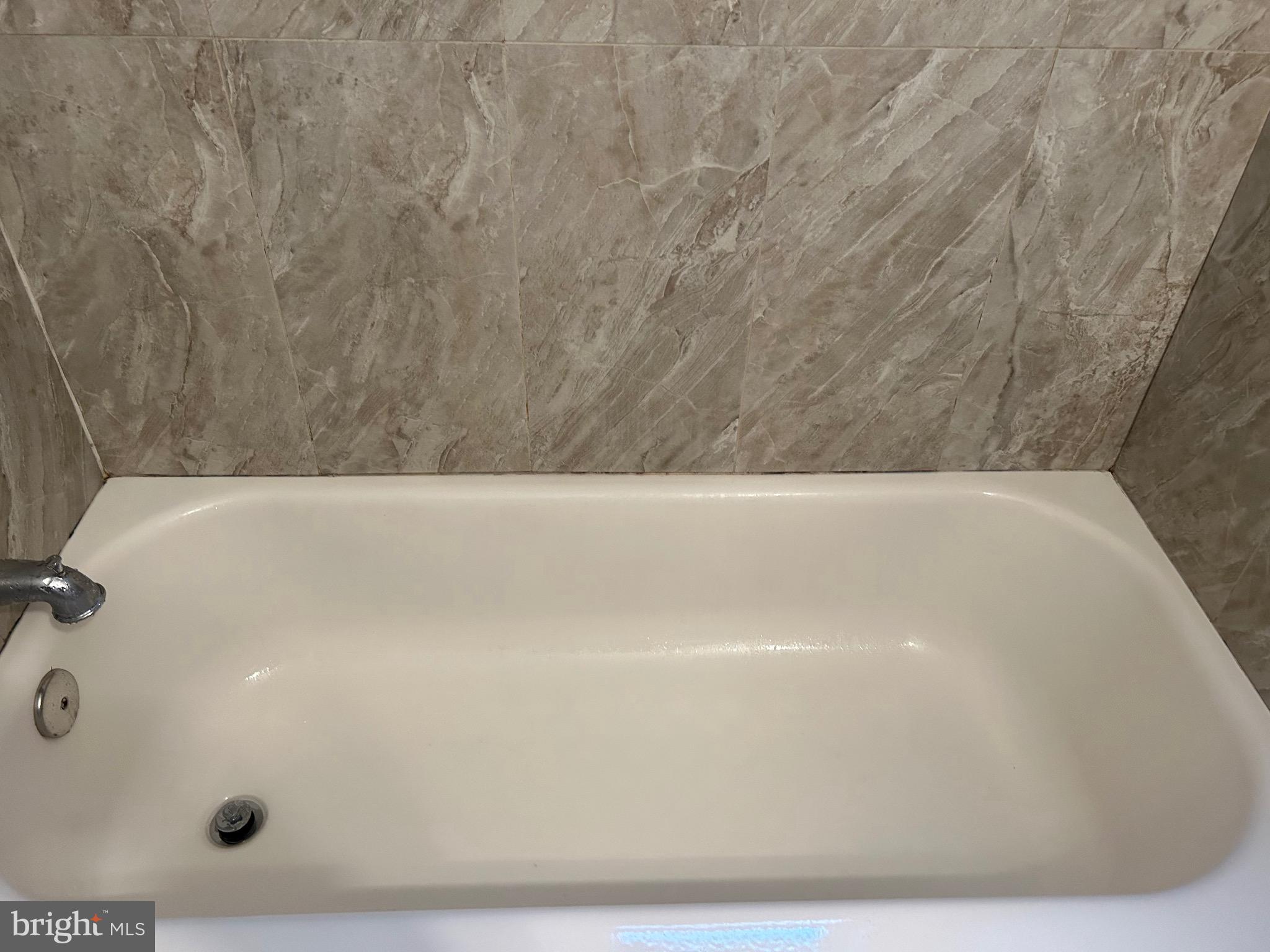 WALNUT HILL - Residential Lease