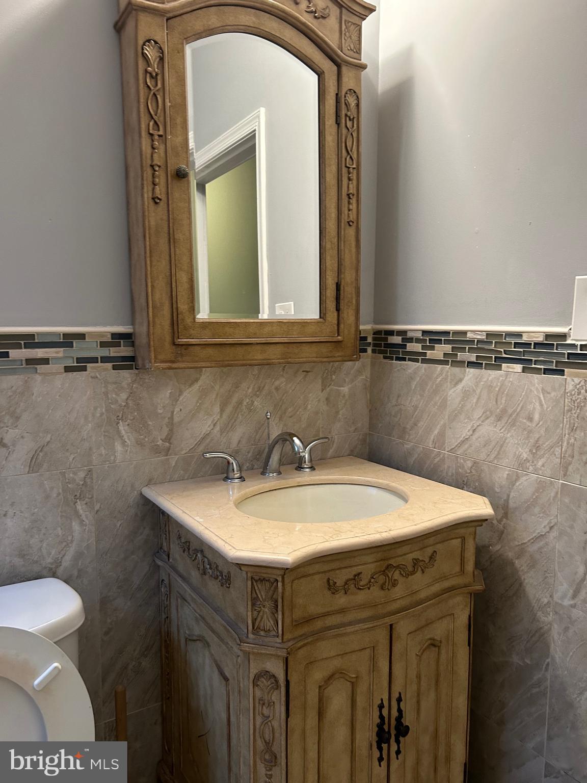 WALNUT HILL - Residential Lease