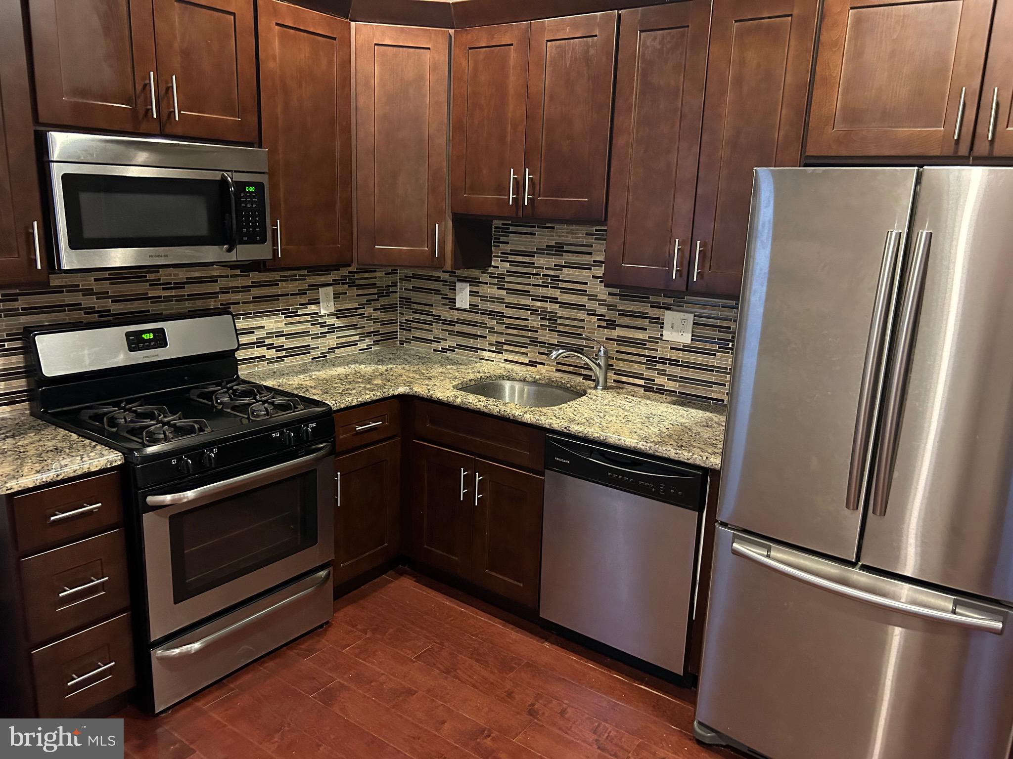 WALNUT HILL - Residential Lease