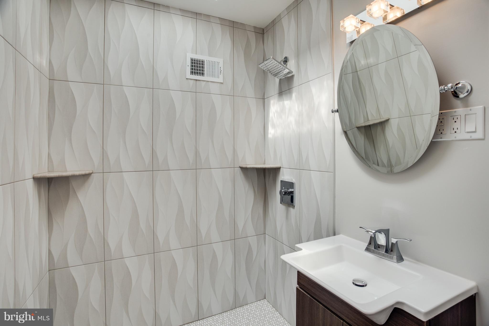 ENGLANDBORO - Residential