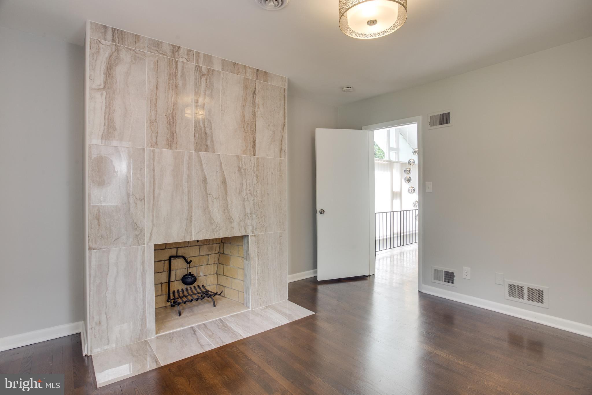 ENGLANDBORO - Residential