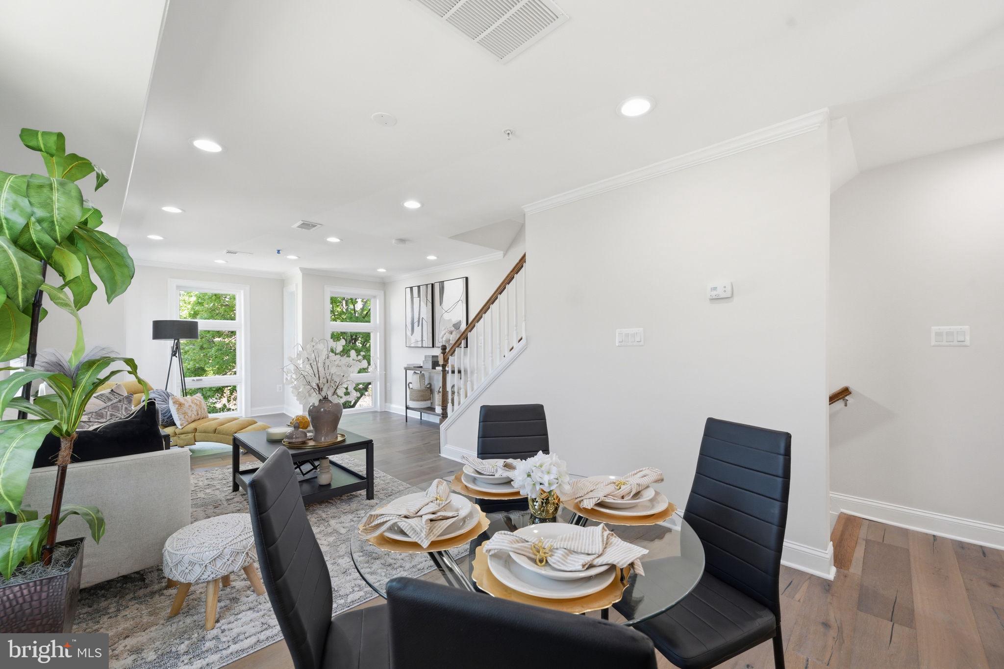 1657 MONTELLO AVENUE NE 2