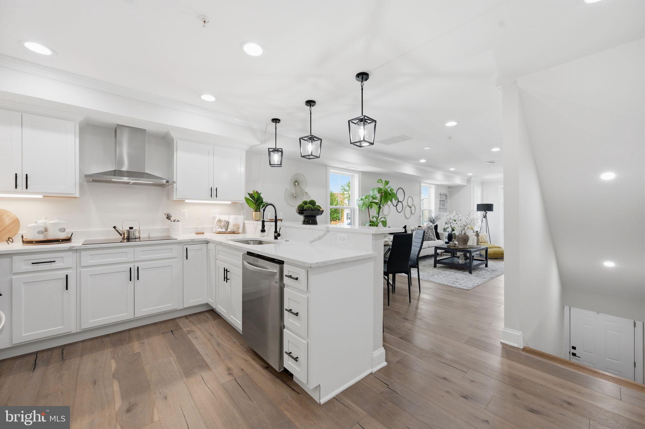 1657 MONTELLO AVENUE NE 2