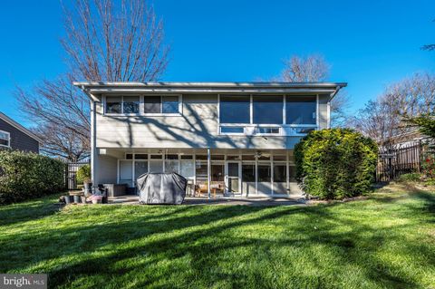 Photo of 3906 KINCAID TER, KENSINGTON, MD 20895 (MLS # MDMC2075528)