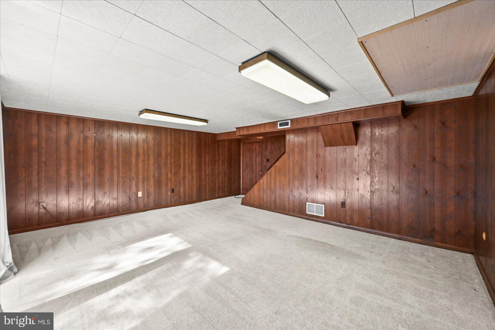 VILLAGE OF FOX RUN - Residential