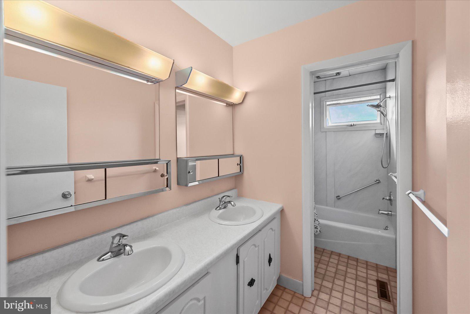 VILLAGE OF FOX RUN - Residential