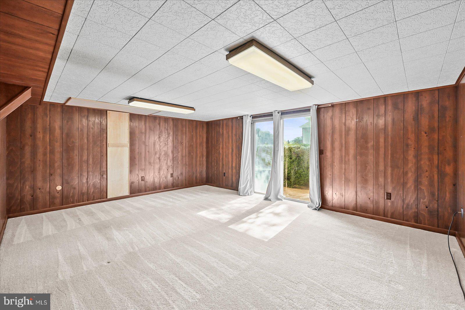 VILLAGE OF FOX RUN - Residential