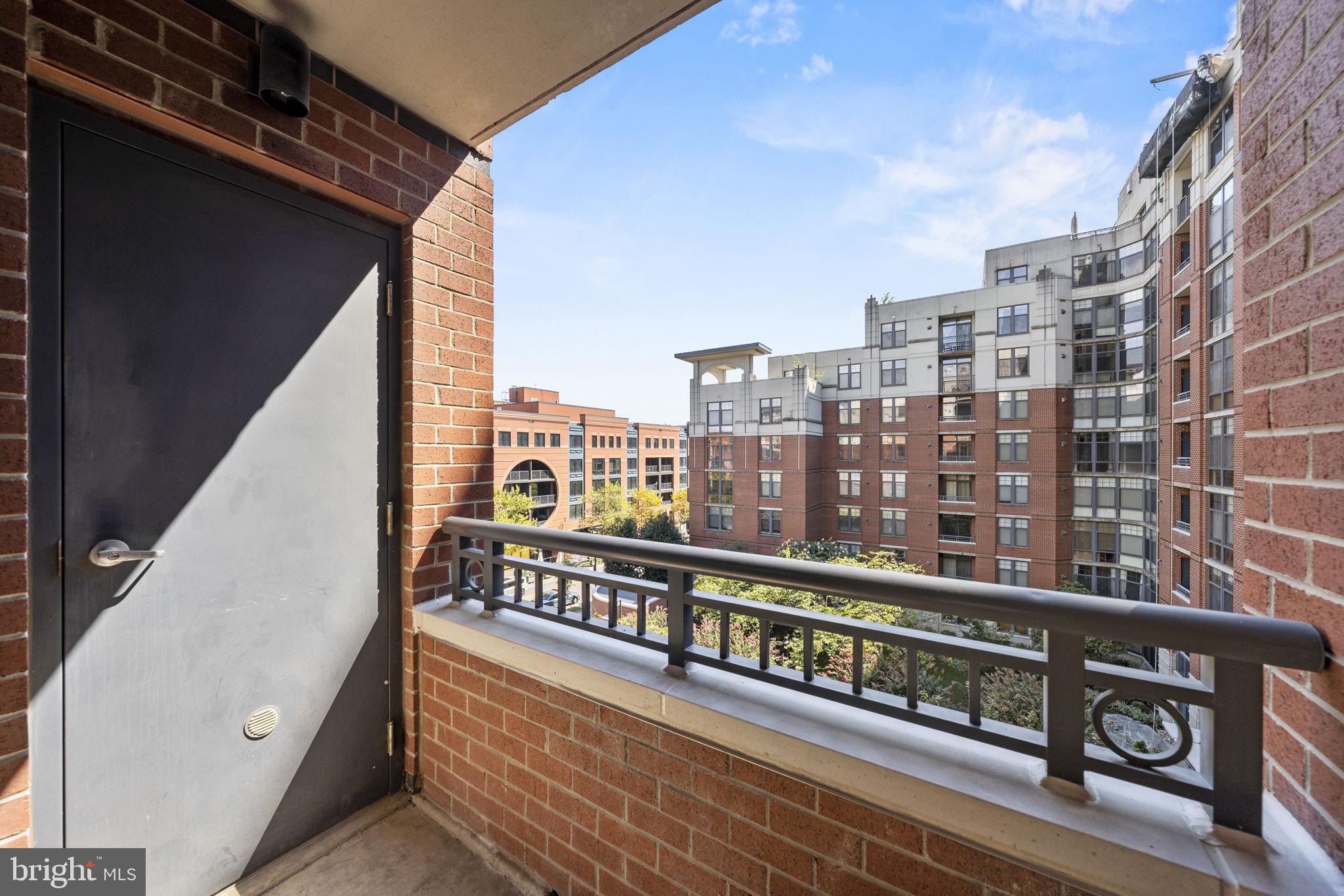 CLARENDON - Residential