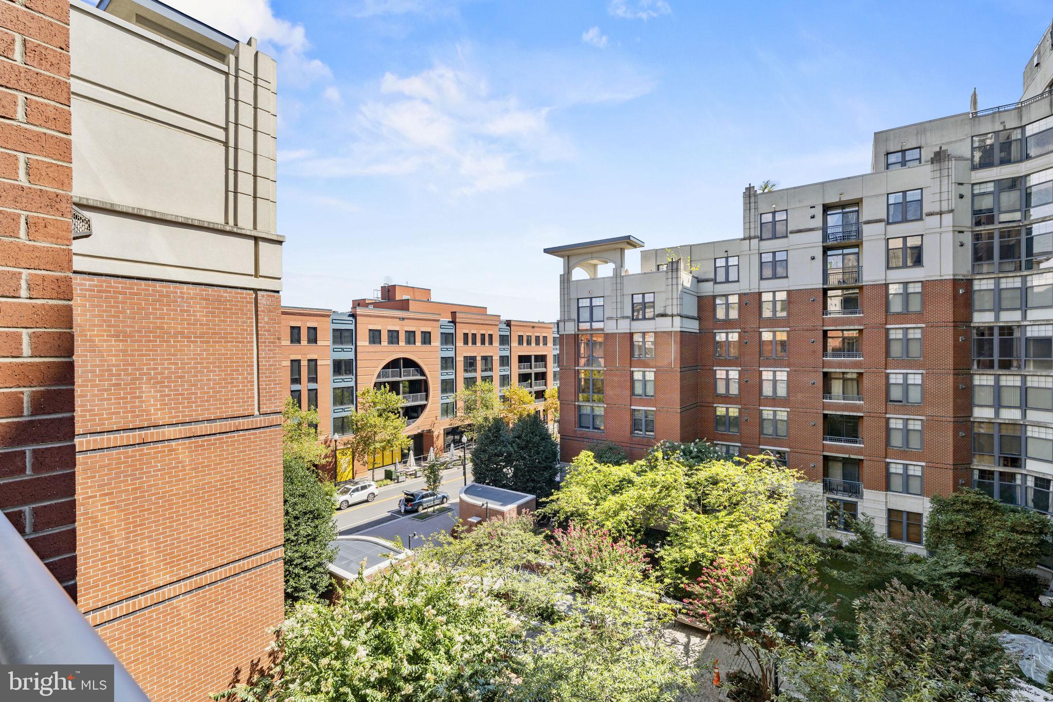 CLARENDON - Residential