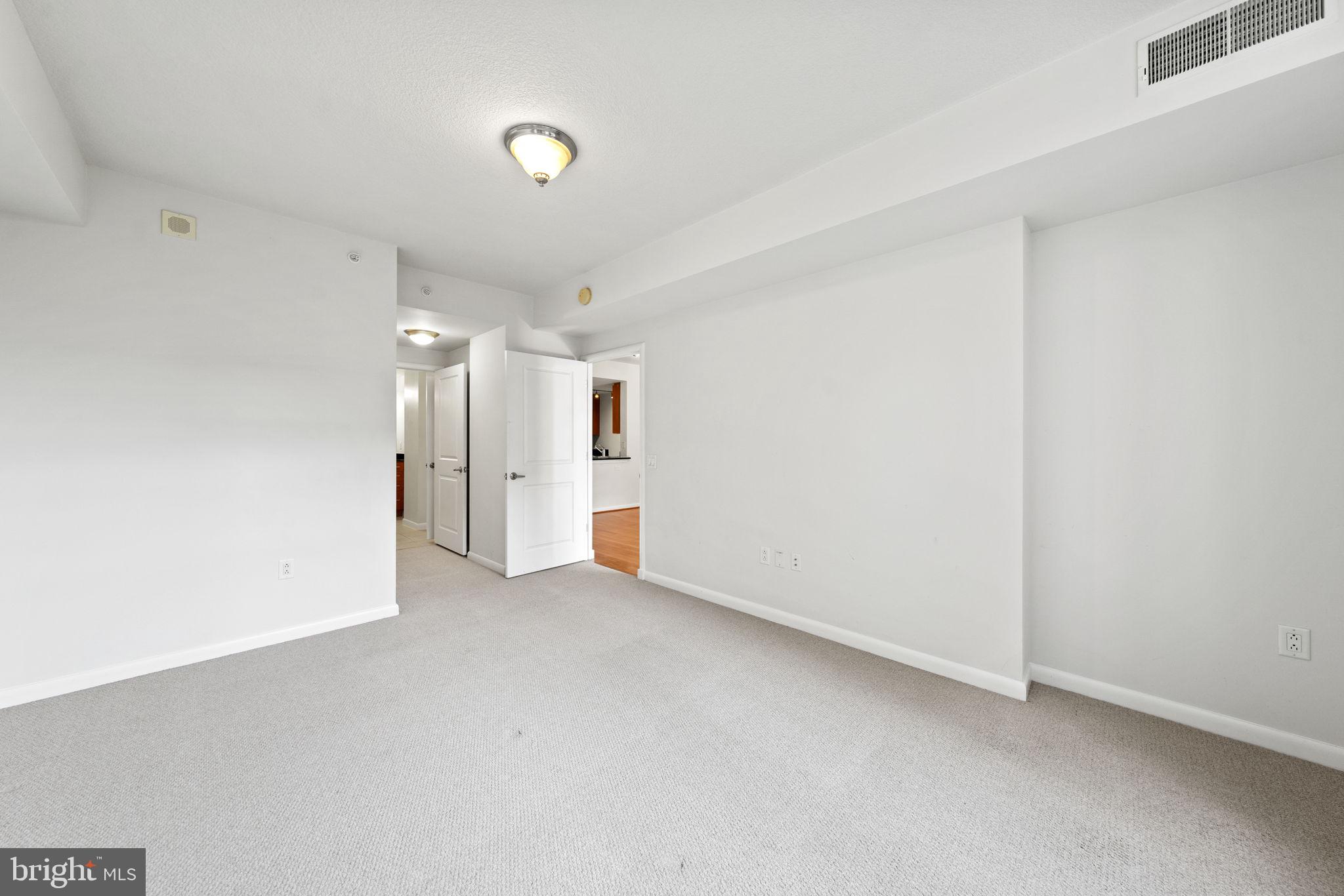 CLARENDON - Residential