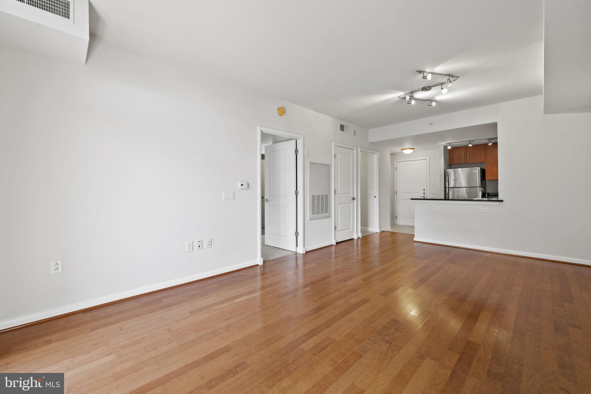 CLARENDON - Residential