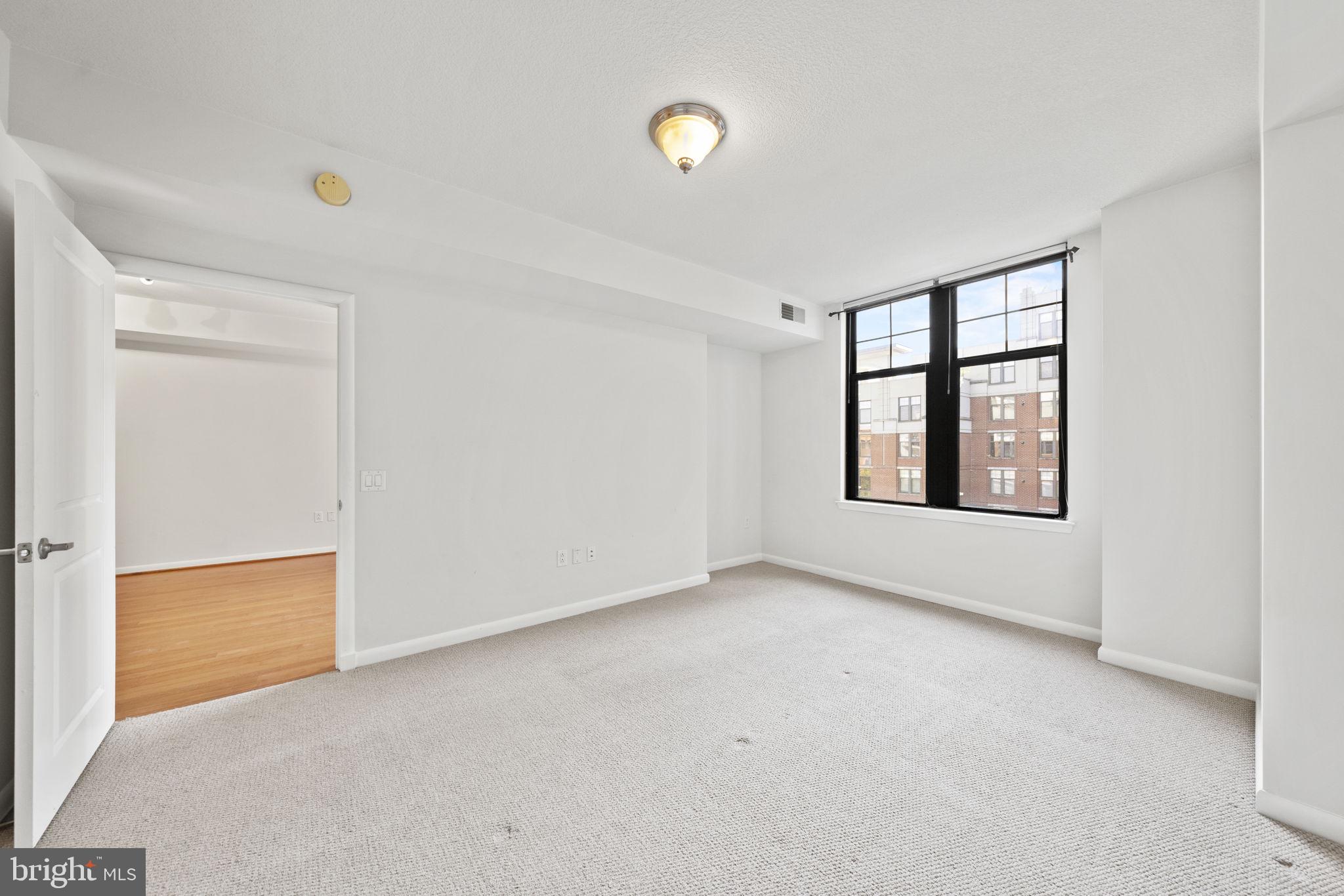 CLARENDON - Residential