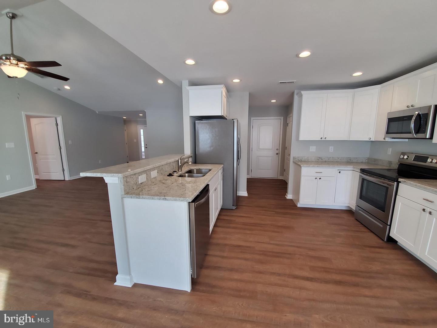 PRENTISS POINT - Residential