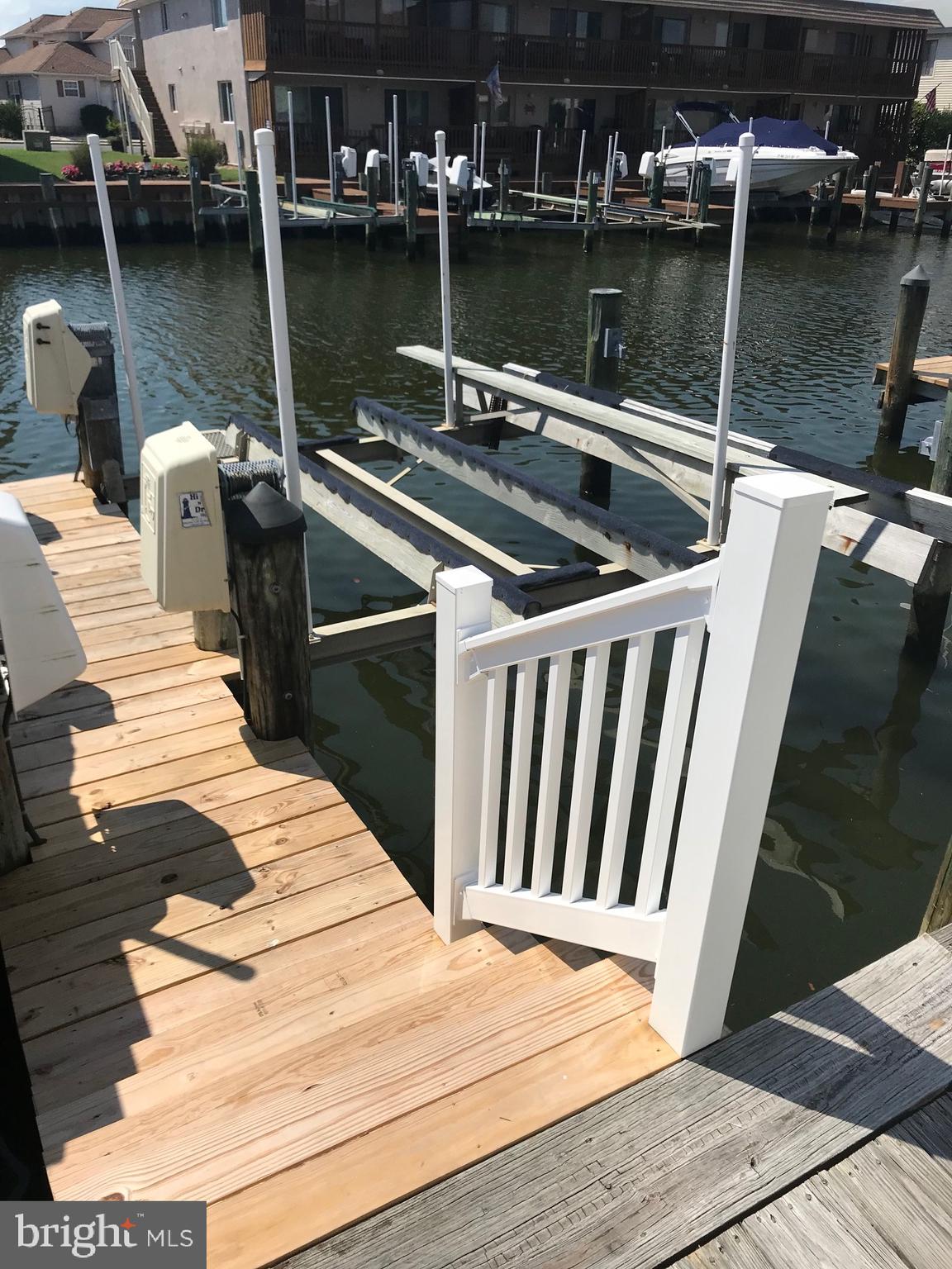 BAYSHORE ESTATES - Residential