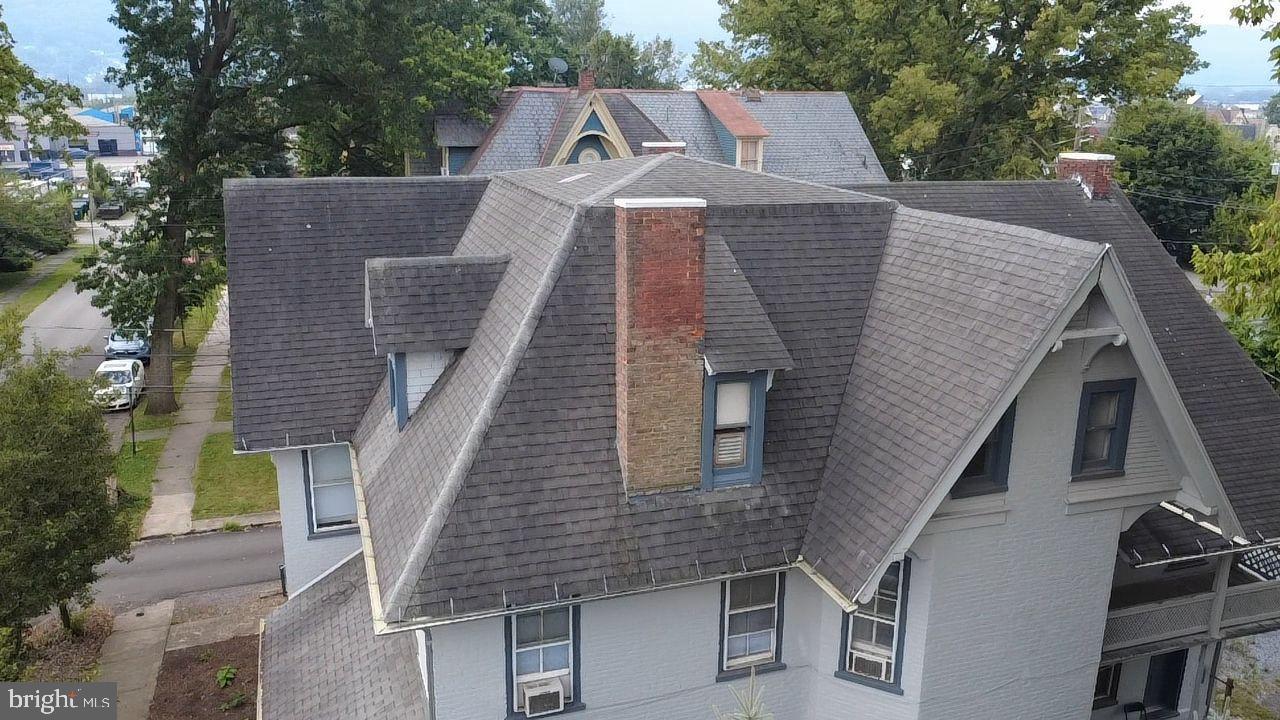 335-337 CENTER STREET