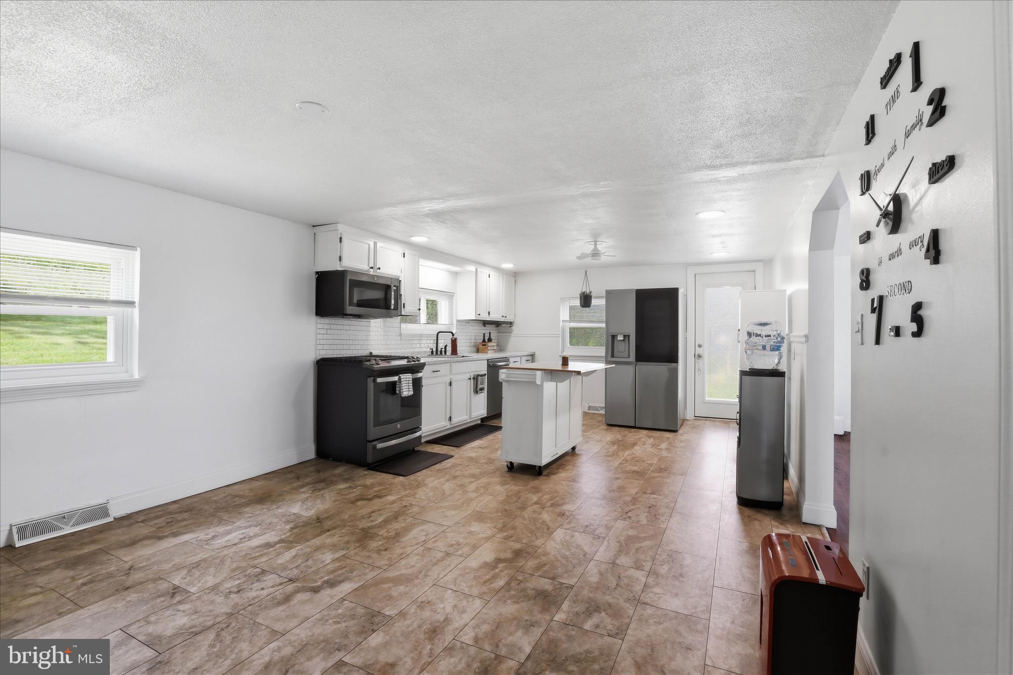 3982 MARIETTA AVENUE