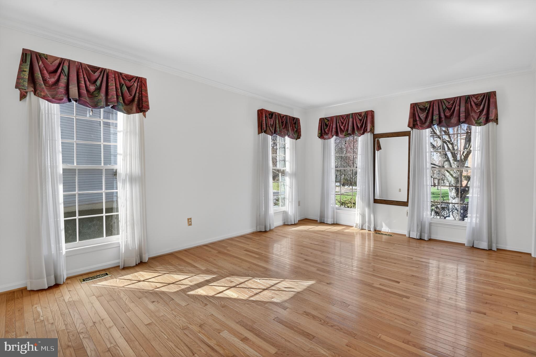 SHERWOOD FOREST MANOR - Residential