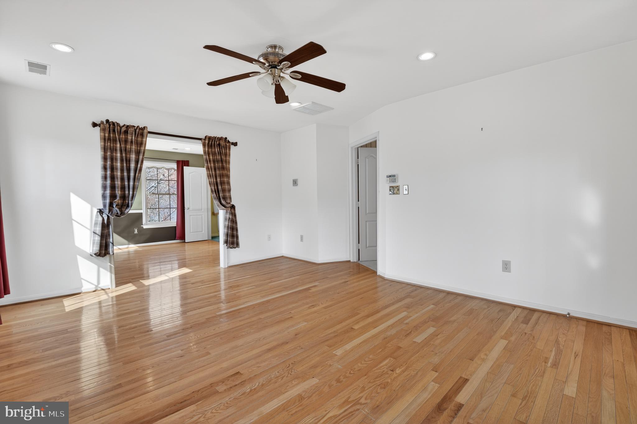 SHERWOOD FOREST MANOR - Residential