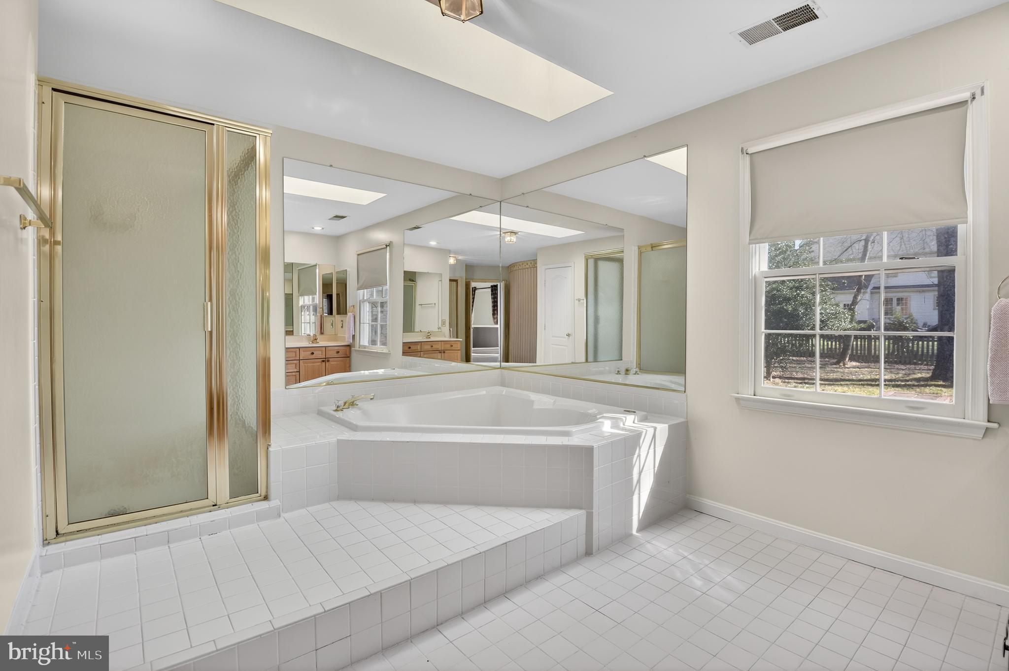 SHERWOOD FOREST MANOR - Residential