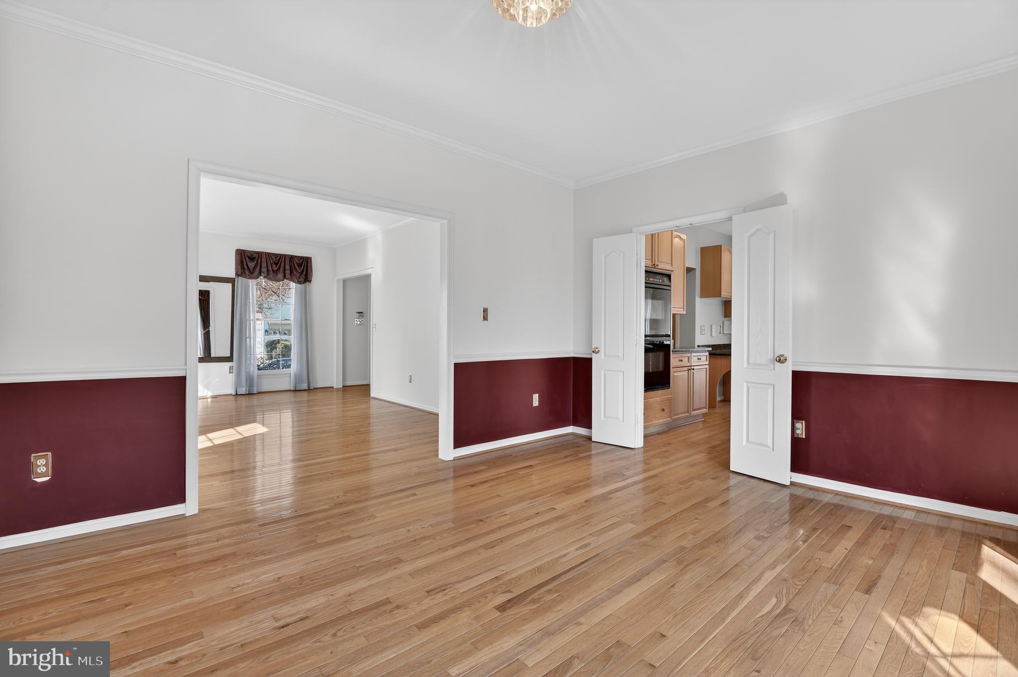 SHERWOOD FOREST MANOR - Residential